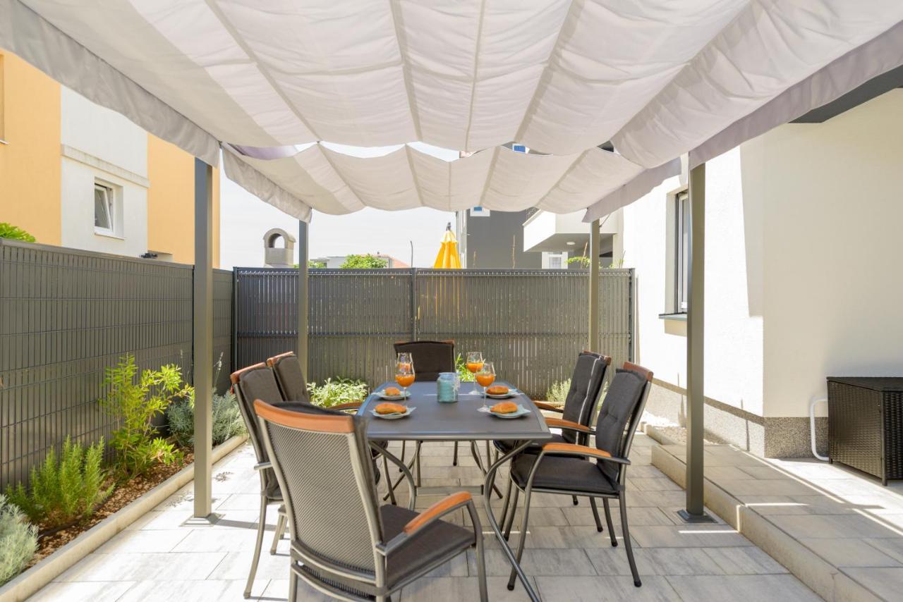 New, Private Heated Swimming Pool, Free Parking, Trogir Centar Exterior foto