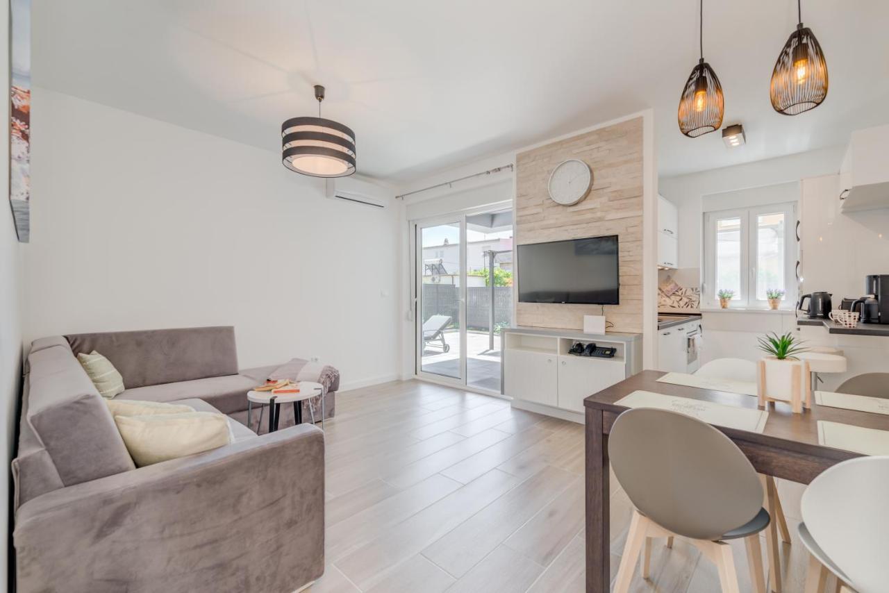 New, Private Heated Swimming Pool, Free Parking, Trogir Centar Exterior foto